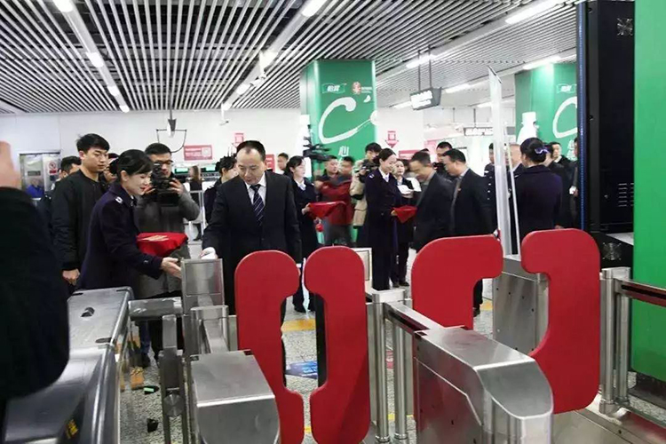 再下一城！廣電運(yùn)通互聯(lián)網(wǎng)檢售票終端設(shè)備在長(zhǎng)沙地鐵正式上線